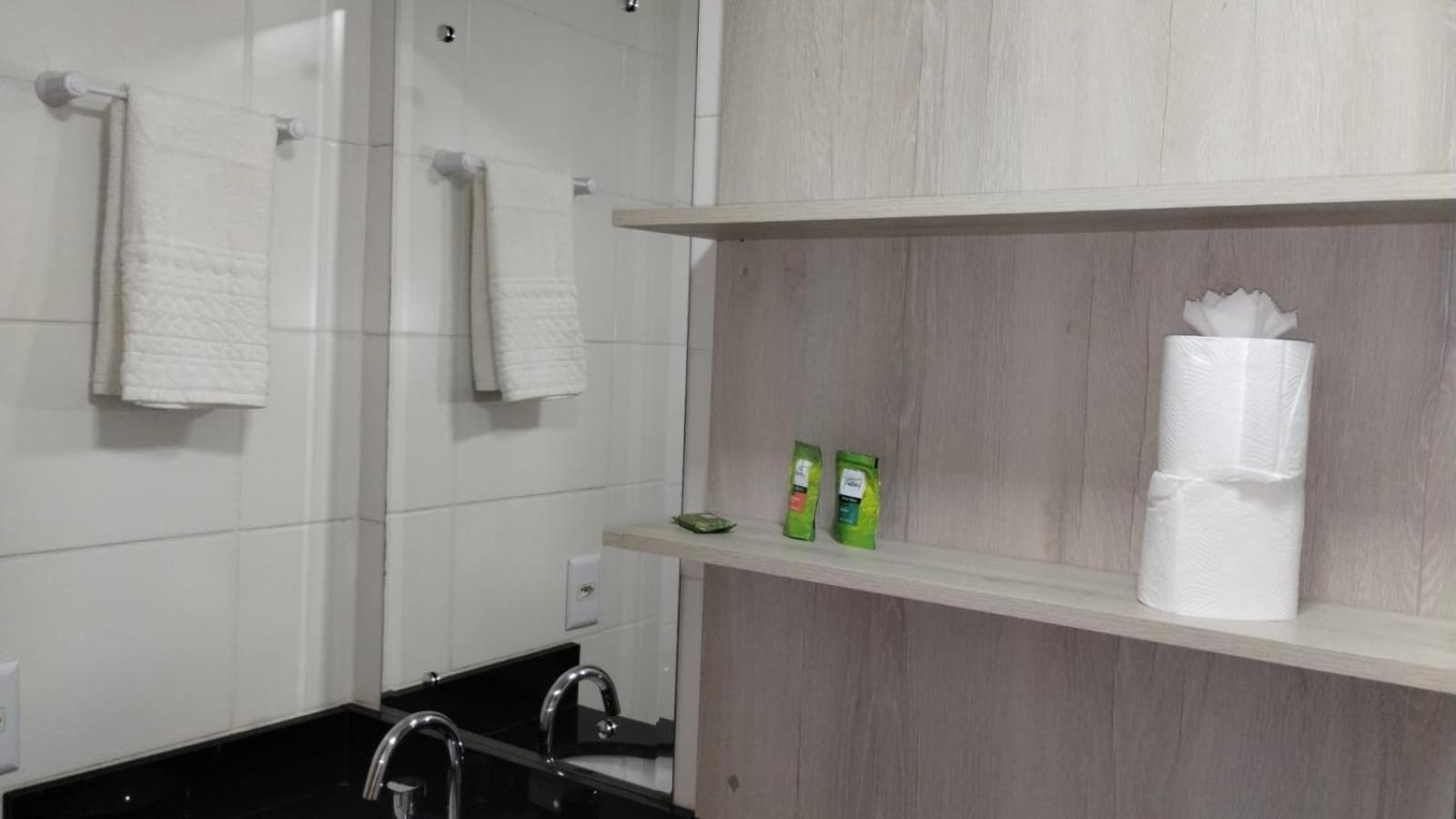 Ap Cloe Com Piscina Proximo Ao Aeroporto Apartment *